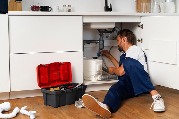Jak prawidłowo dobrać pompę do instalacji hydraulicznej w domu?